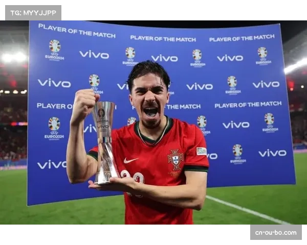 巴黎中场维蒂尼亚上演帽子戏法 展现全面进攻能力