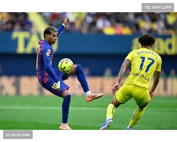 比利亚雷亚尔主场2-3不敌巴萨，防线难以压制高位逼抢暴露隐患